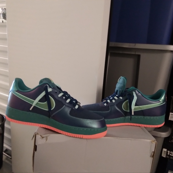 Air Force 1 - Picture 3 of 6